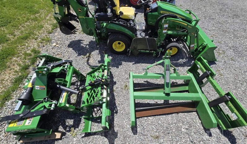 
								2020 JOHN DEERE 1025R Full Package full									