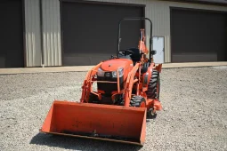 
										2014 Kubota B2650HSD Loader, Backhoe, 60″ Mower Deck full									