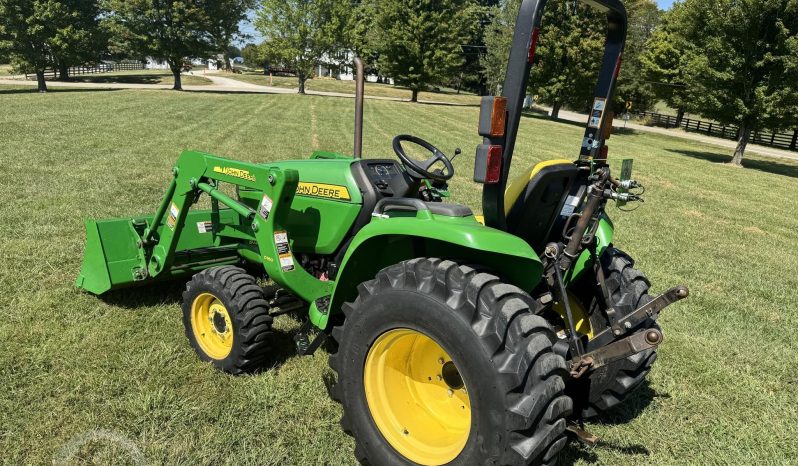 
								2015 John Deere 3038E Tractor 4WD Loader full									