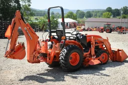 
										2014 Kubota B2650HSD Loader, Backhoe, 60″ Mower Deck full									