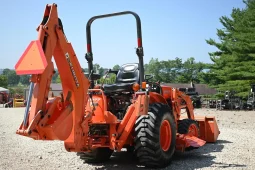 
										2014 Kubota B2650HSD Loader, Backhoe, 60″ Mower Deck full									