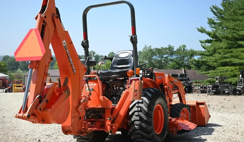 
								2014 Kubota B2650HSD Loader, Backhoe, 60″ Mower Deck full									