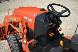
										2014 Kubota B2650HSD Loader, Backhoe, 60″ Mower Deck full									