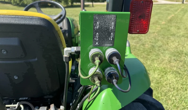 
								2015 John Deere 3038E Tractor 4WD Loader full									