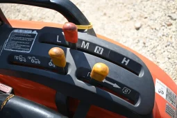 
										2014 Kubota B2650HSD Loader, Backhoe, 60″ Mower Deck full									