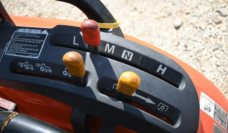 
								2014 Kubota B2650HSD Loader, Backhoe, 60″ Mower Deck full									
