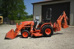 
										2014 Kubota B2650HSD Loader, Backhoe, 60″ Mower Deck full									