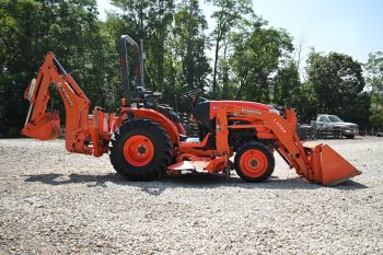 2014 Kubota B2650HSD Loader, Backhoe, 60″ Mower Deck