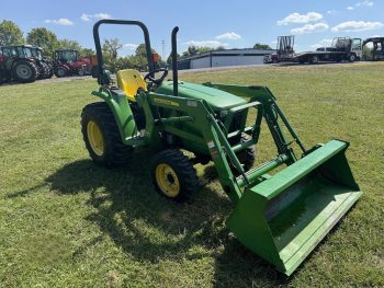 2015 John Deere 3038E Tractor 4WD Loader